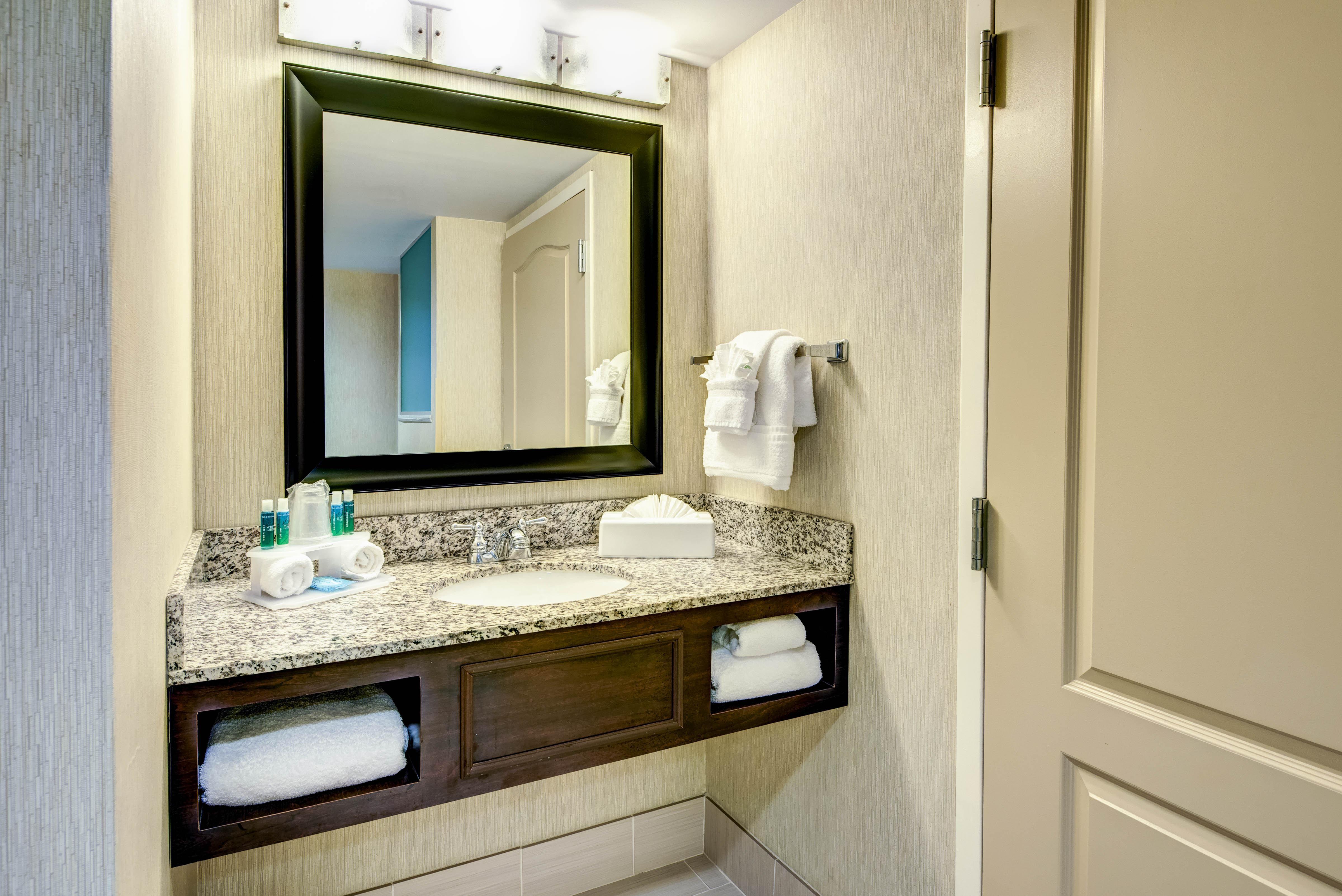 Holiday Inn Express - Neptune By Ihg Ngoại thất bức ảnh
