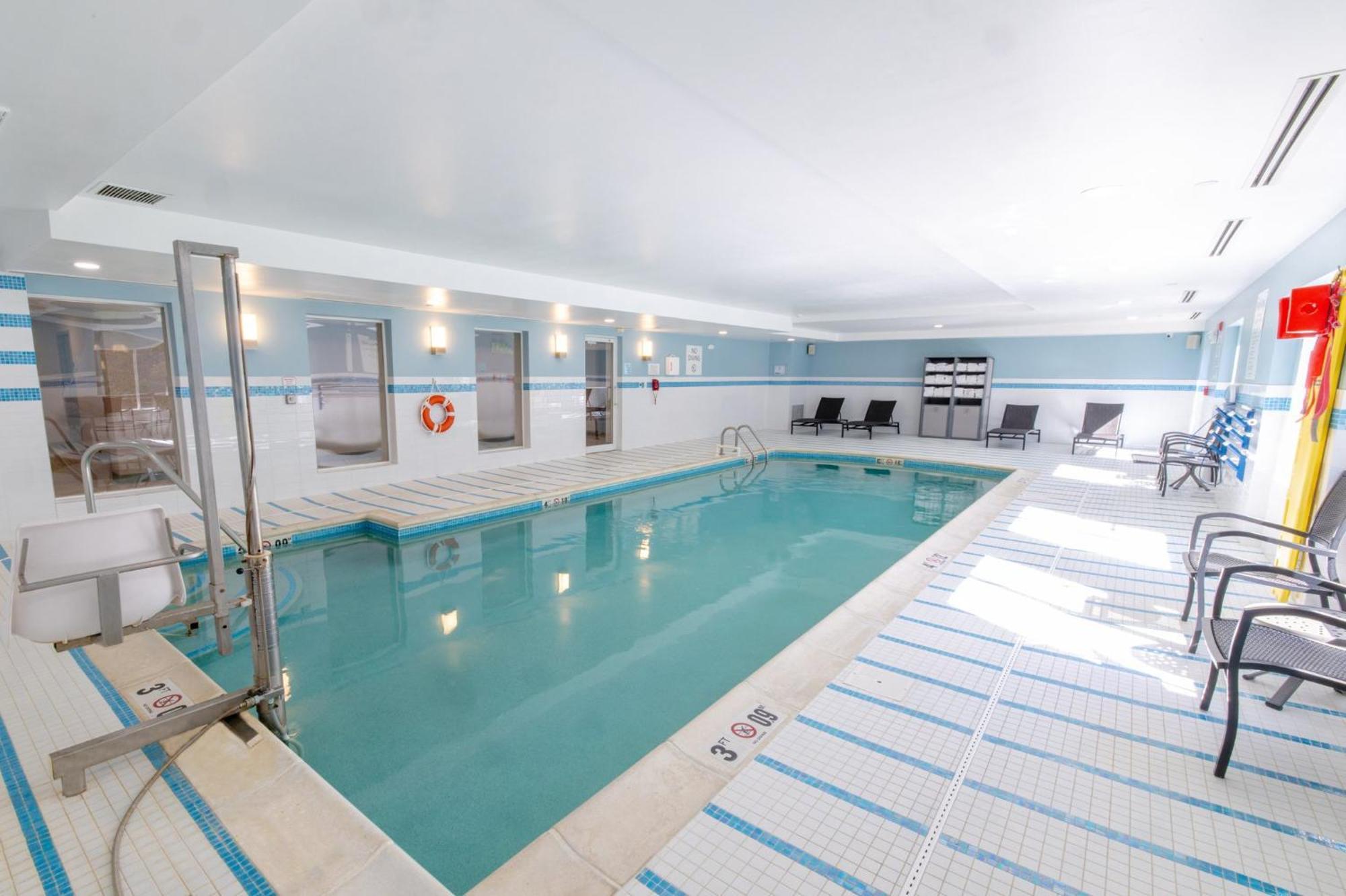 Holiday Inn Express - Neptune By Ihg Ngoại thất bức ảnh