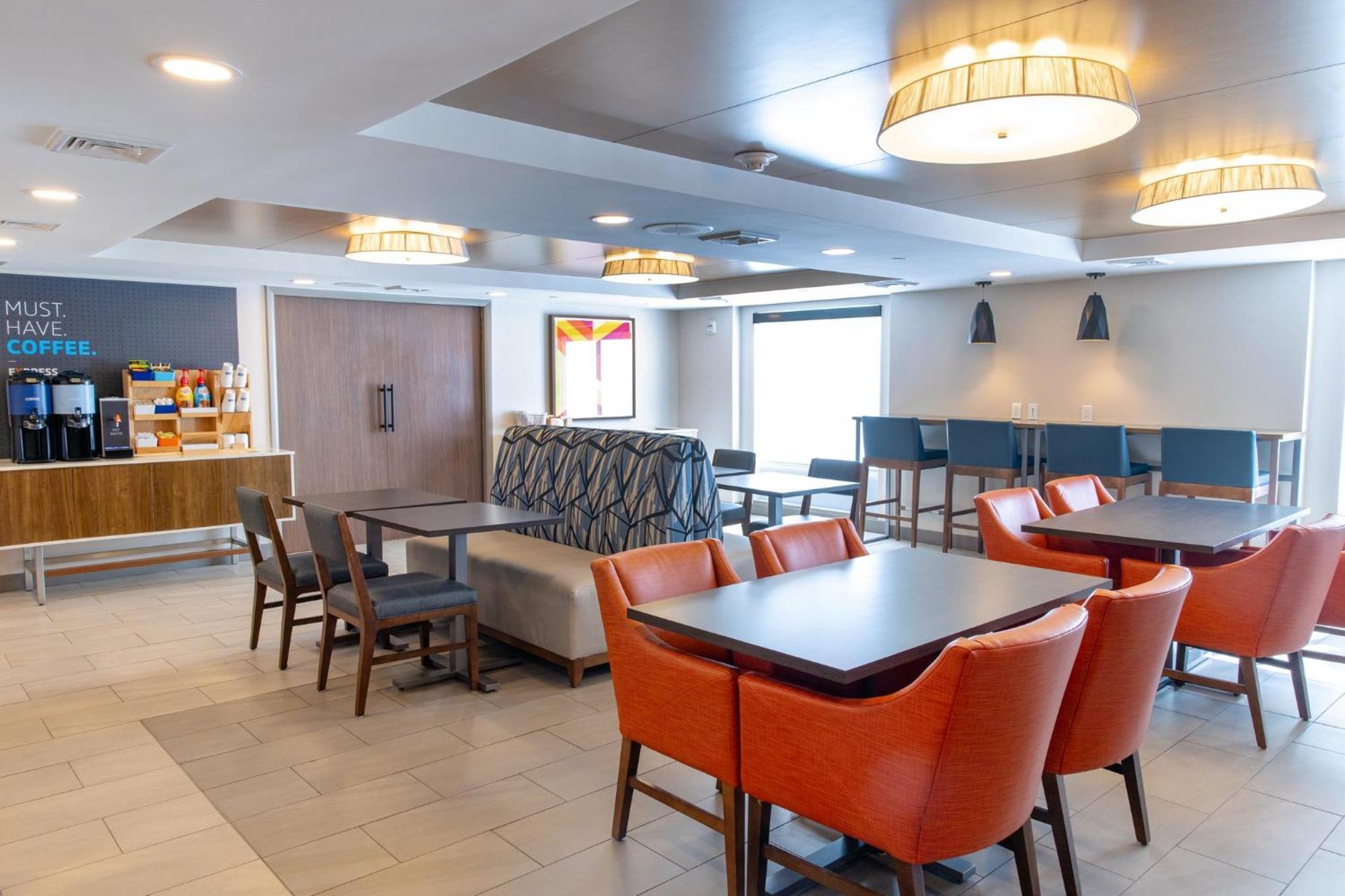 Holiday Inn Express - Neptune By Ihg Ngoại thất bức ảnh