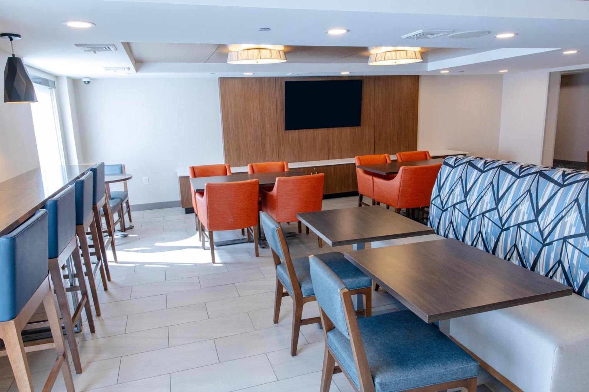 Holiday Inn Express - Neptune By Ihg Ngoại thất bức ảnh