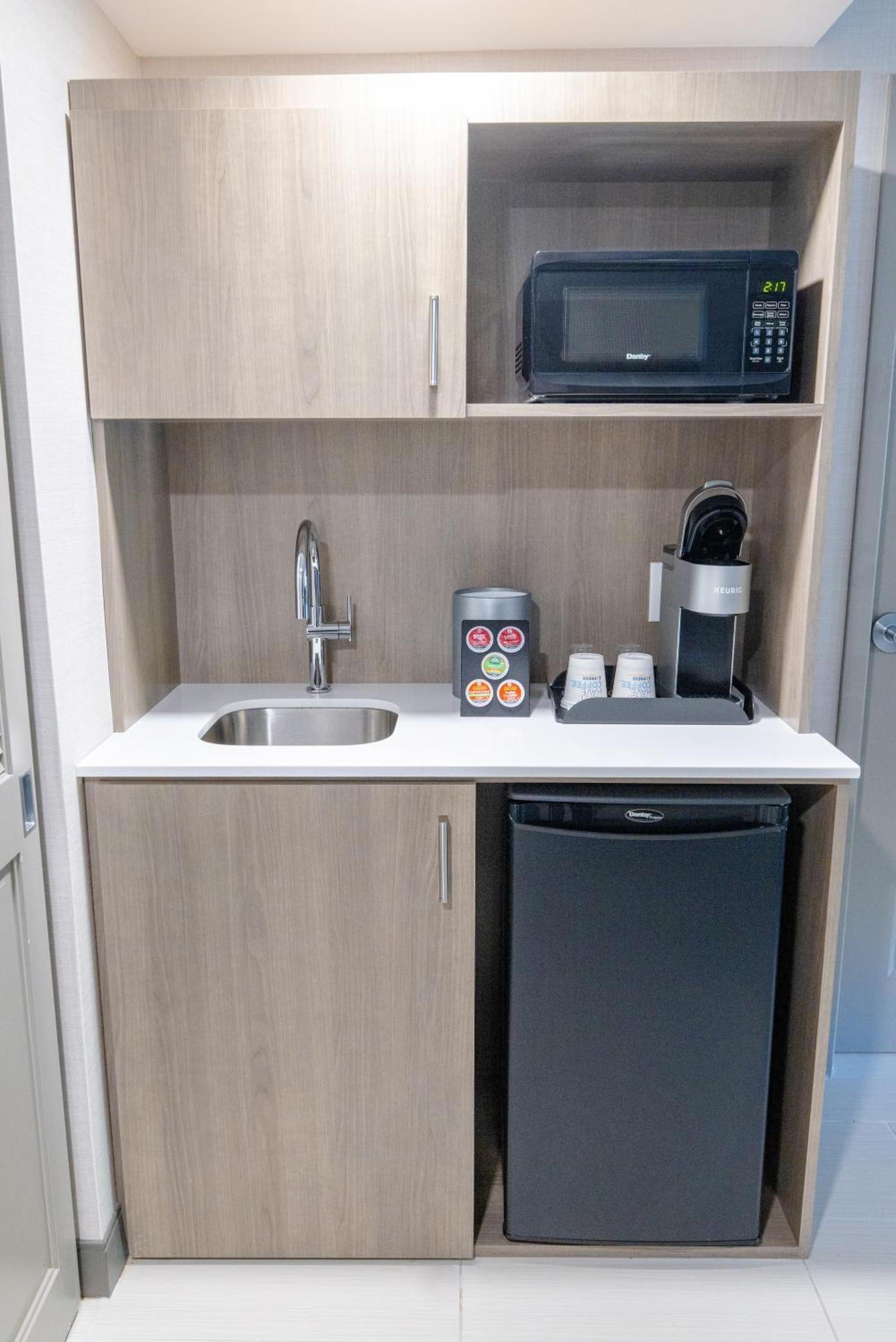 Holiday Inn Express - Neptune By Ihg Ngoại thất bức ảnh
