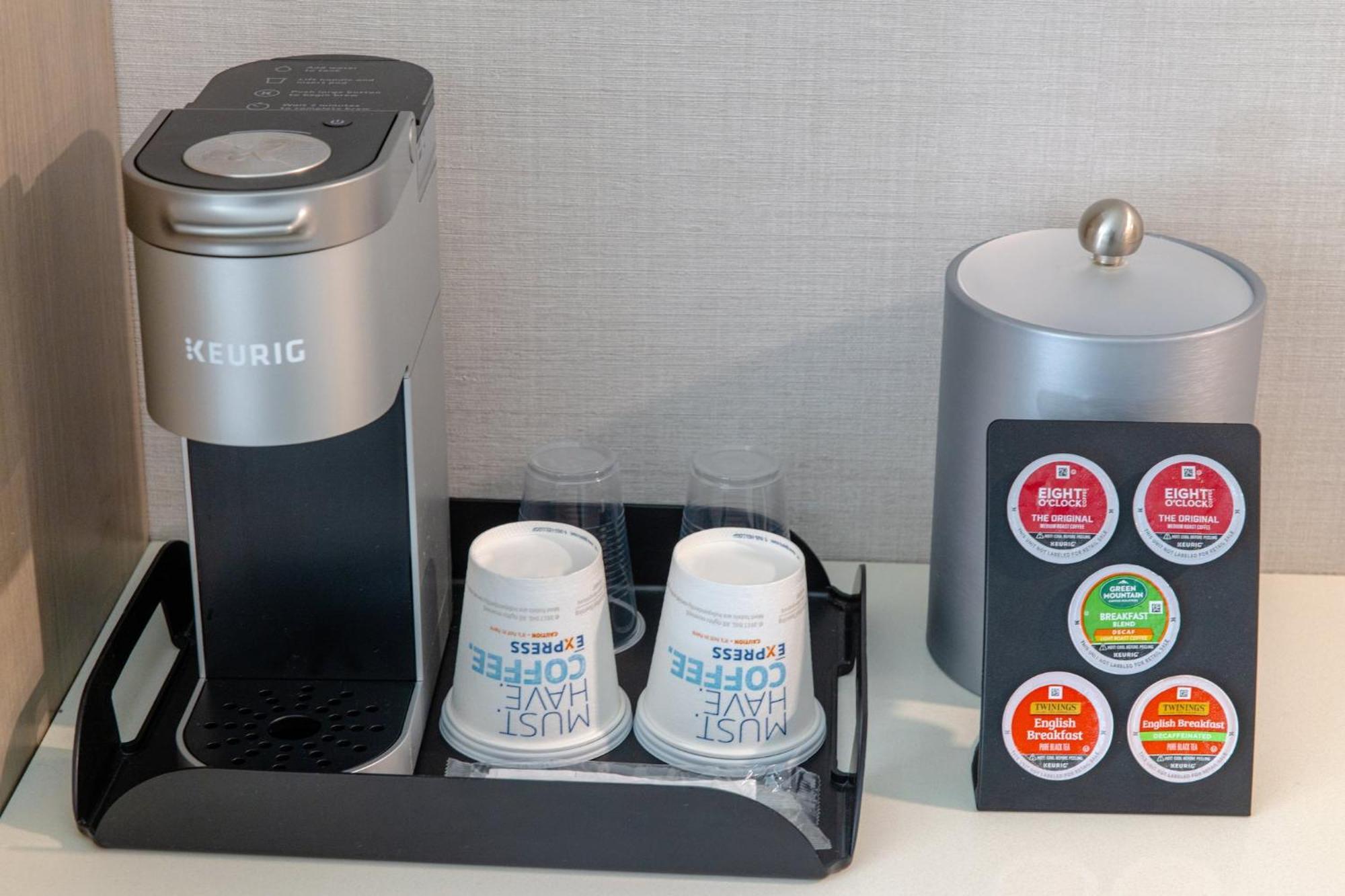 Holiday Inn Express - Neptune By Ihg Ngoại thất bức ảnh