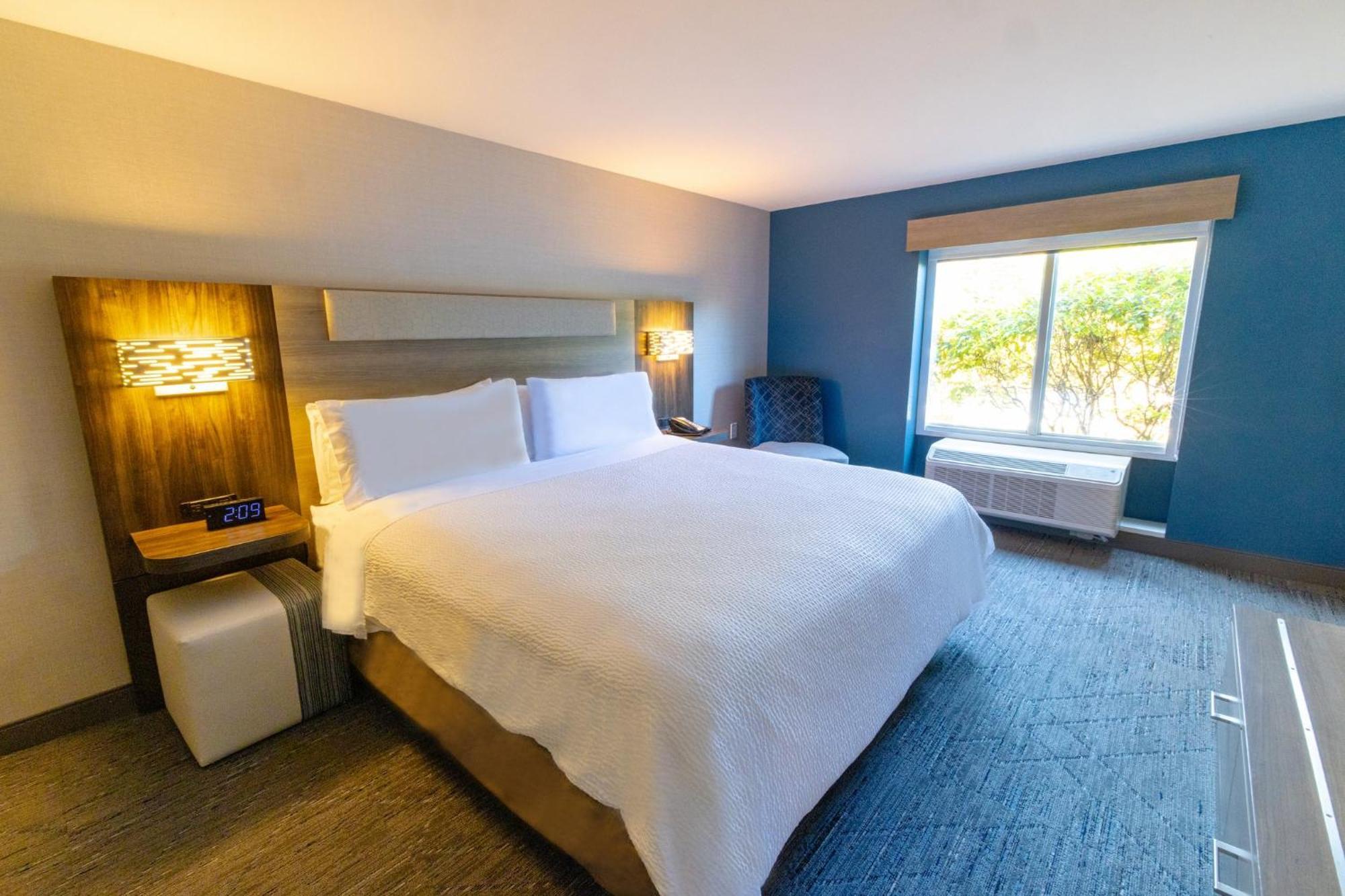 Holiday Inn Express - Neptune By Ihg Ngoại thất bức ảnh